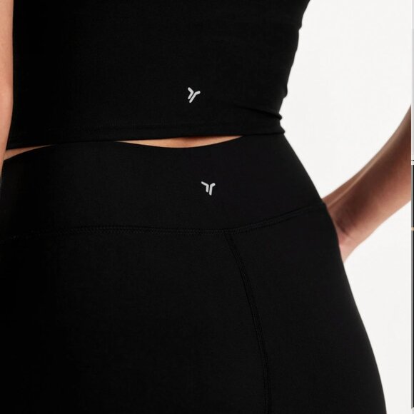 Brand New Cropped Black Flare Yoga Pants – PowerSoft Fabric | Size 4-6 - Picture 3 of 6